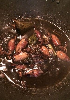 Foto resep Cumi item bandung