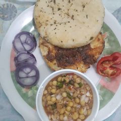 Chule kulcha A picture of Chule kulcha.