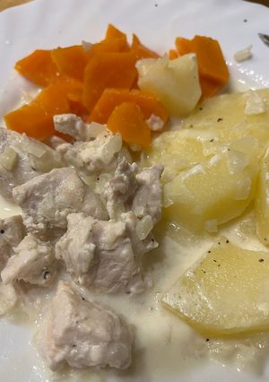 Una foto de Pollo a la crema