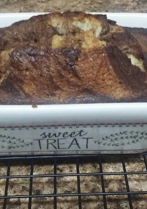 A picture of Mini Marbled Pound Cake.