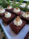 Torta super soffice al cioccolato, pere e noci