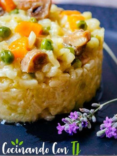 Una foto de Risotto de verduras con champiñones