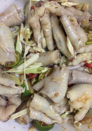 Hình của món Chân gà sốt thái.