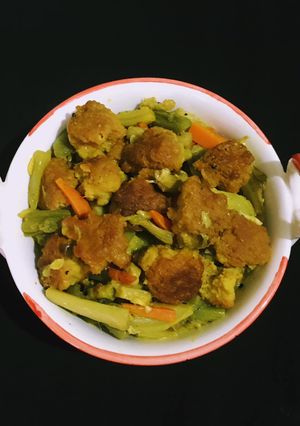 A picture of Lentil Fritters in mix veg curry.