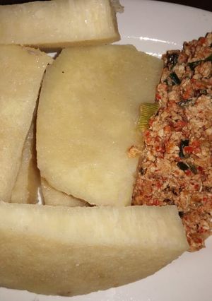 A picture of Yam with egg sauce.
