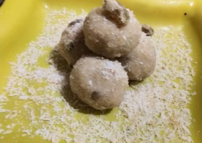Coconut mawa laddu