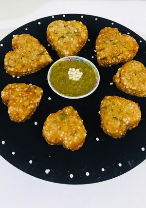 A picture of Sabudana heart 💓 cutlas.