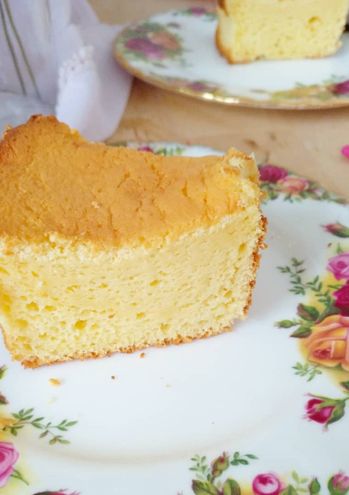 Una foto de Golden Sponge Cake