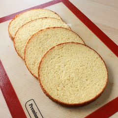 A picture of Genoise Sponge Cake.