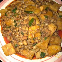 A picture of Beans and plantain.