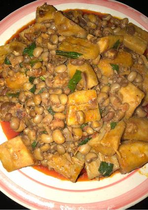 A picture of Beans and plantain.