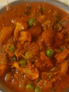 मटार कुर्मा (matar kurma recipe in marathi) रेसिपी चे मुख्य फोटो
