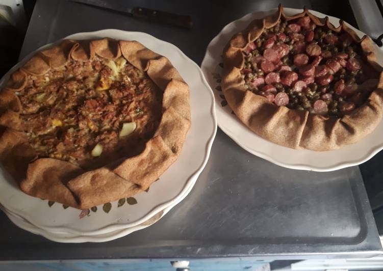 Easiest Way to Prepare Any-night-of-the-week Tarta de atún y tarta de arvejas y salchichas