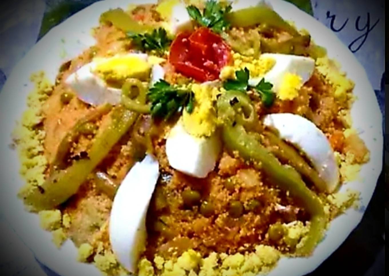 Couscous and steamed vegetables (tamakfoult=masfouf)