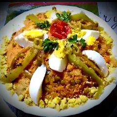 A picture of Couscous and steamed vegetables (tamakfoult=masfouf).
