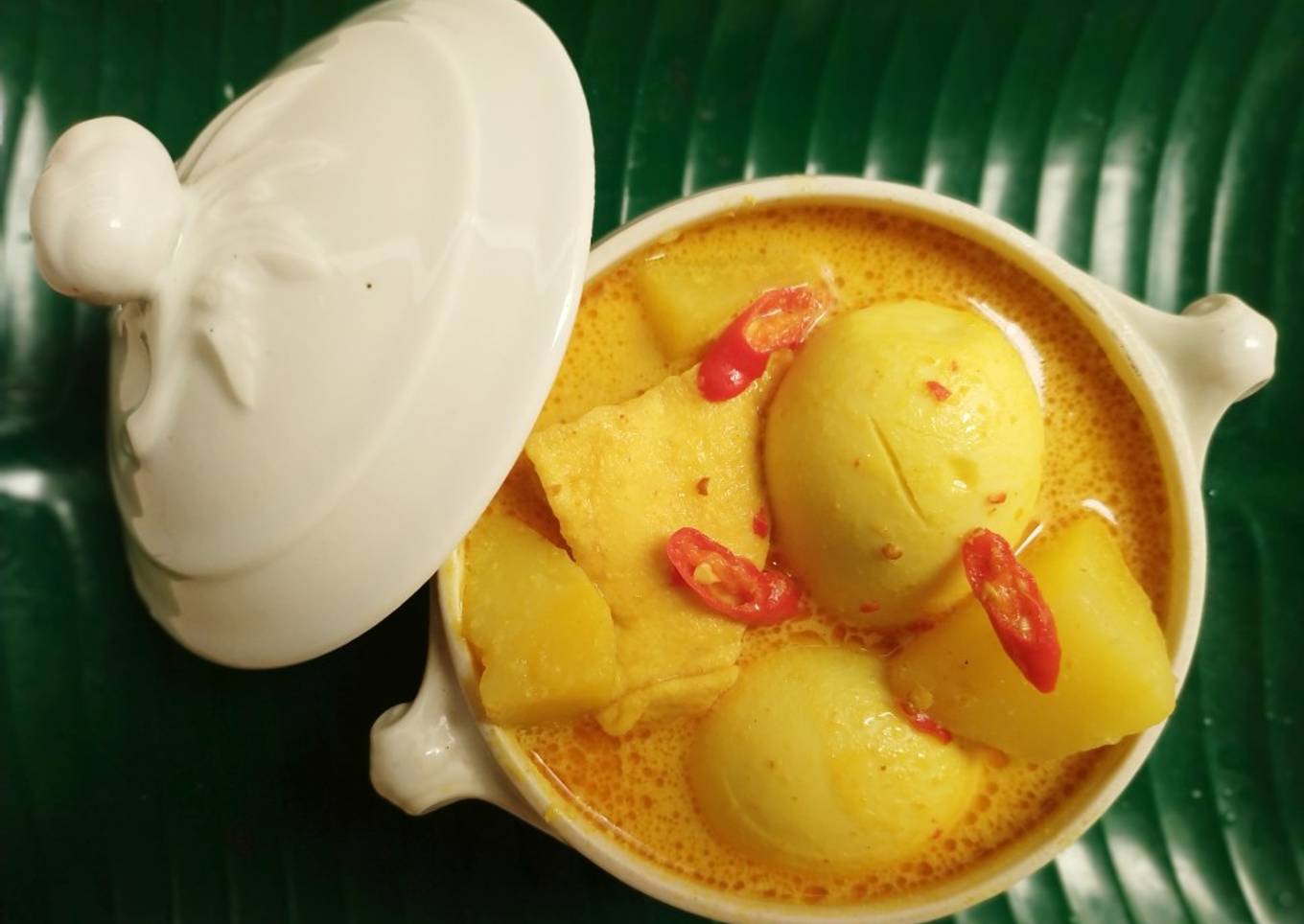 Kari Tahu Telur Pedas