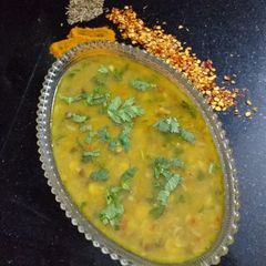 A picture of Chana Mash daal with three spices.