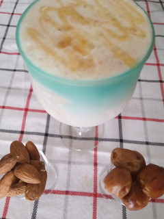 A picture of Almond & dates energy booster 💪🏻💪🏻.