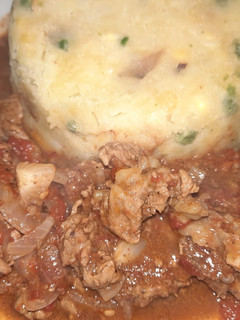 A picture of Mokimo/mashed potatoes.