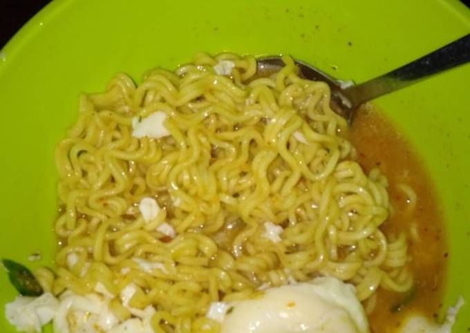 Mie kuah soto