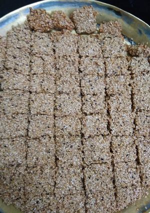 A picture of Til Chikki.