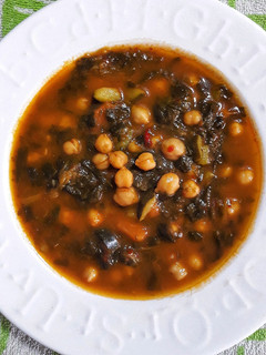 Una foto de Potaje de garbanzos y espinacas