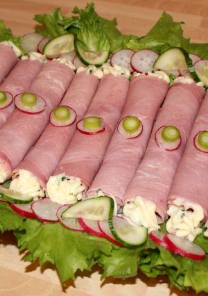 Sajtkrémes sonkatekercs recept fotója