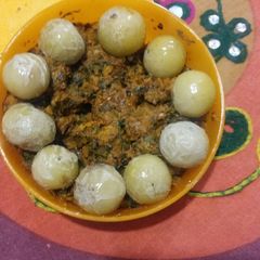 A picture of Amla Thaecha.