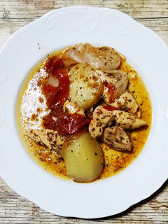 Una foto de Pollo al horno 👌 en bolsita 6 con vino blanco