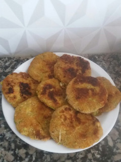 Una foto de Hamburguesas de zucchini y zanahorias!!