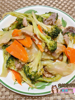 肉絲炒青花菜 的食譜成品照片