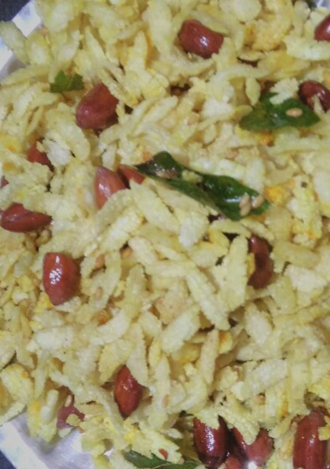 પૌવા નો શીંગદાણા નો ચેવડો (Poha Shingdana Chevdo Recipe In Gujarati) રેસીપી મુખ્ય ફોટો