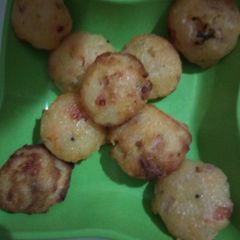 A picture of Rava(suji)appam.