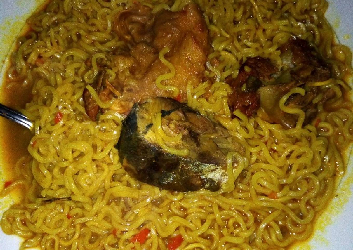 Indomie with meat and fish