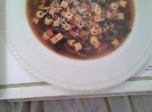 Una foto de Sopa Romana Con Pasta y Verduras