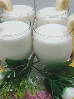 صورة لوصفة 🌺 ميلك شيك الفانيليا والموز 🌺