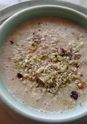 A picture of Banana milkshake for baby,toddlers and kids.