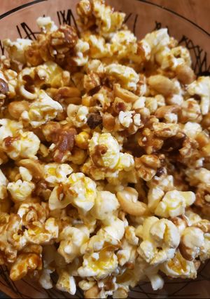 A picture of Homemade caramel popcorn.