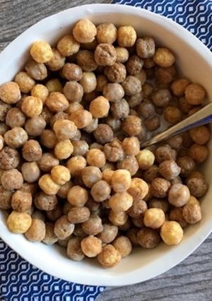 A picture of Healthy Honey & Cinnamon Corn Puff Cereal.
