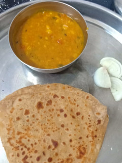 દાળફ્રાય વિથ પરાઠા (dal fry recipe in gujarati) રેસીપી મુખ્ય ફોટો
