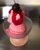 Helado de frutos rojos a partir de merengue suizo