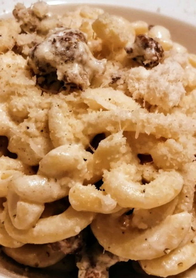 Una foto de Como hacer pasta gramigna salsiccia e panna