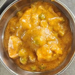 A picture of Matar Paneer Curry.