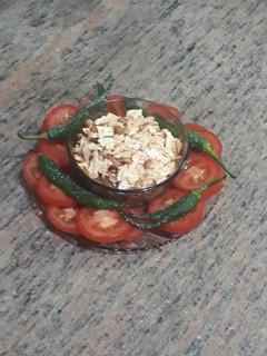 મસાલા પાપડ અને સીંગ સાથે સલાડ (Masala Papad Peanut Salad Recipe રેસીપી મુખ્ય ફોટો