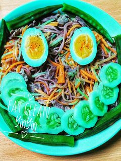 Hình của món Bún gạo lứt xào Eat Clean.