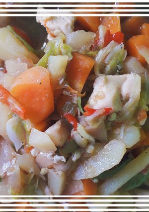 Foto resep Tumis dada ayam dengan sayur wortel dan kentang