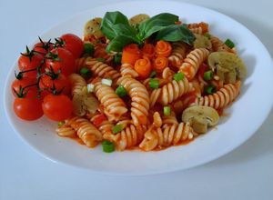 O poză a rețetei Paste cu zacuscă.