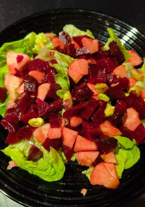 Une photo de Salade de betteraves aux pommes et pistaches