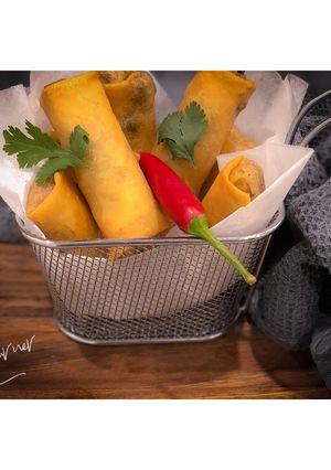 A picture of Vegetables Springrolls.