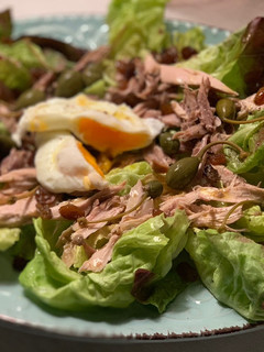 Una foto de Ensalada de perdiz en escabeche sencilla para Navidad🎄